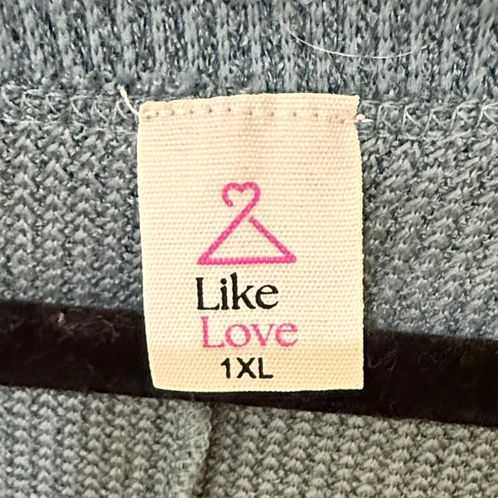 Like Love HAZEL BLUES DOESN'T COMPARE V-NECK TOP Women’s Sweater long sleeve 1XL - Picture 9 of 12